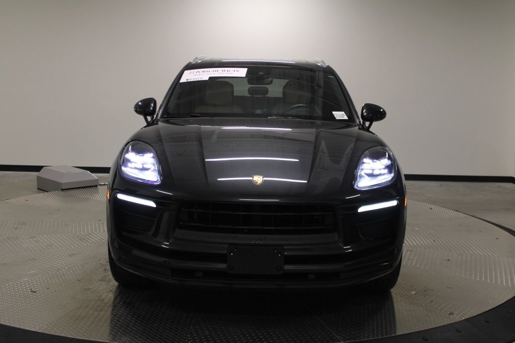 Certified 2022 Porsche Macan image 10