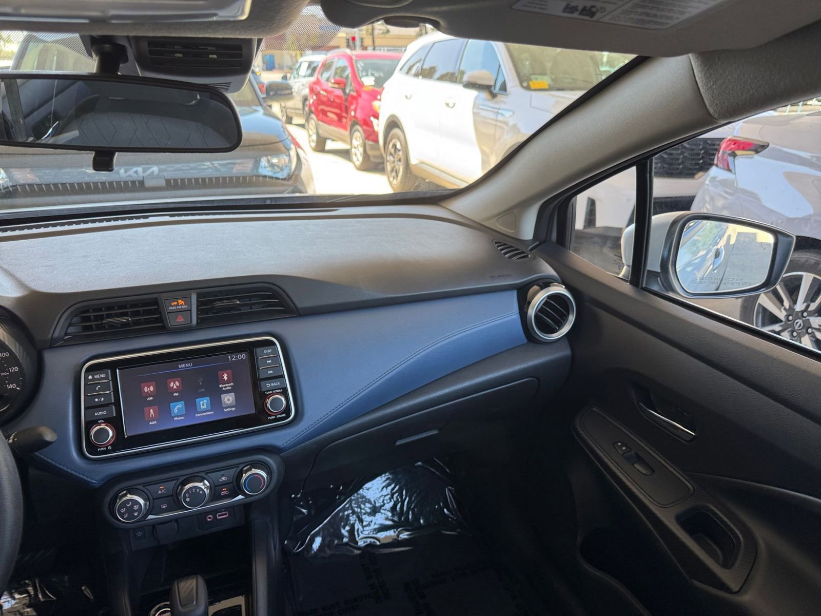 Used 2025 Nissan Versa SV image 34