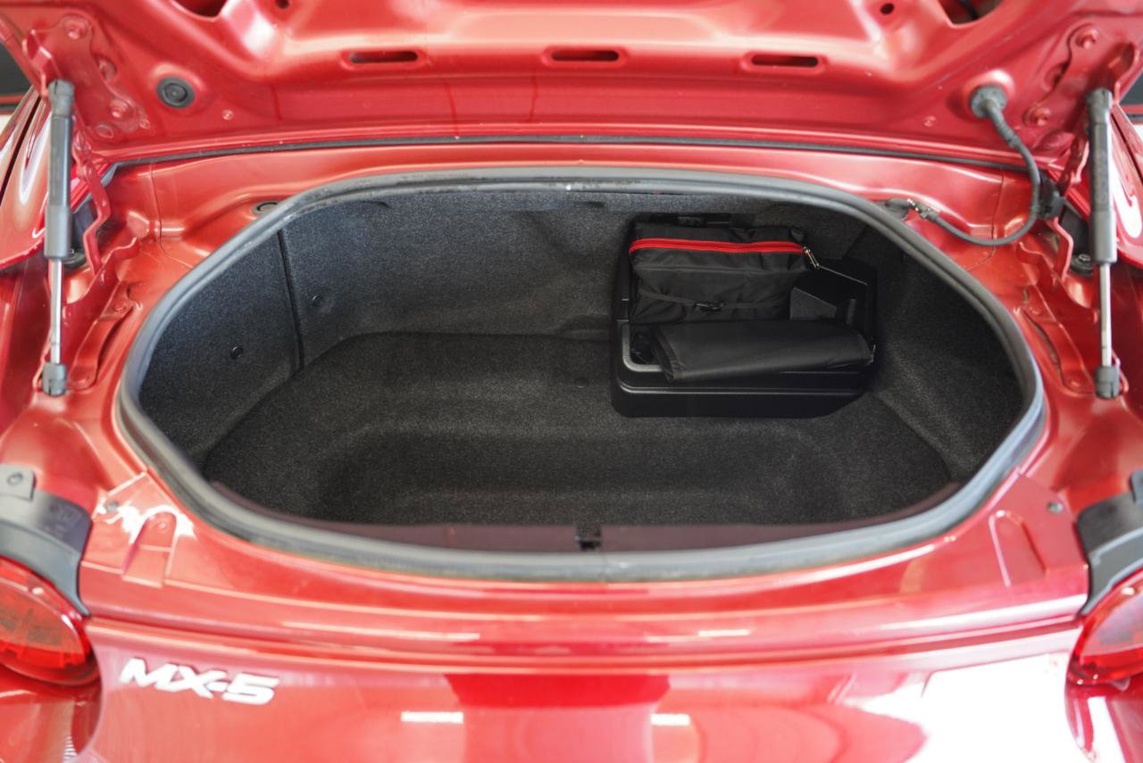 Used 2018 MAZDA MX-5 Miata RF Grand Touring image 39