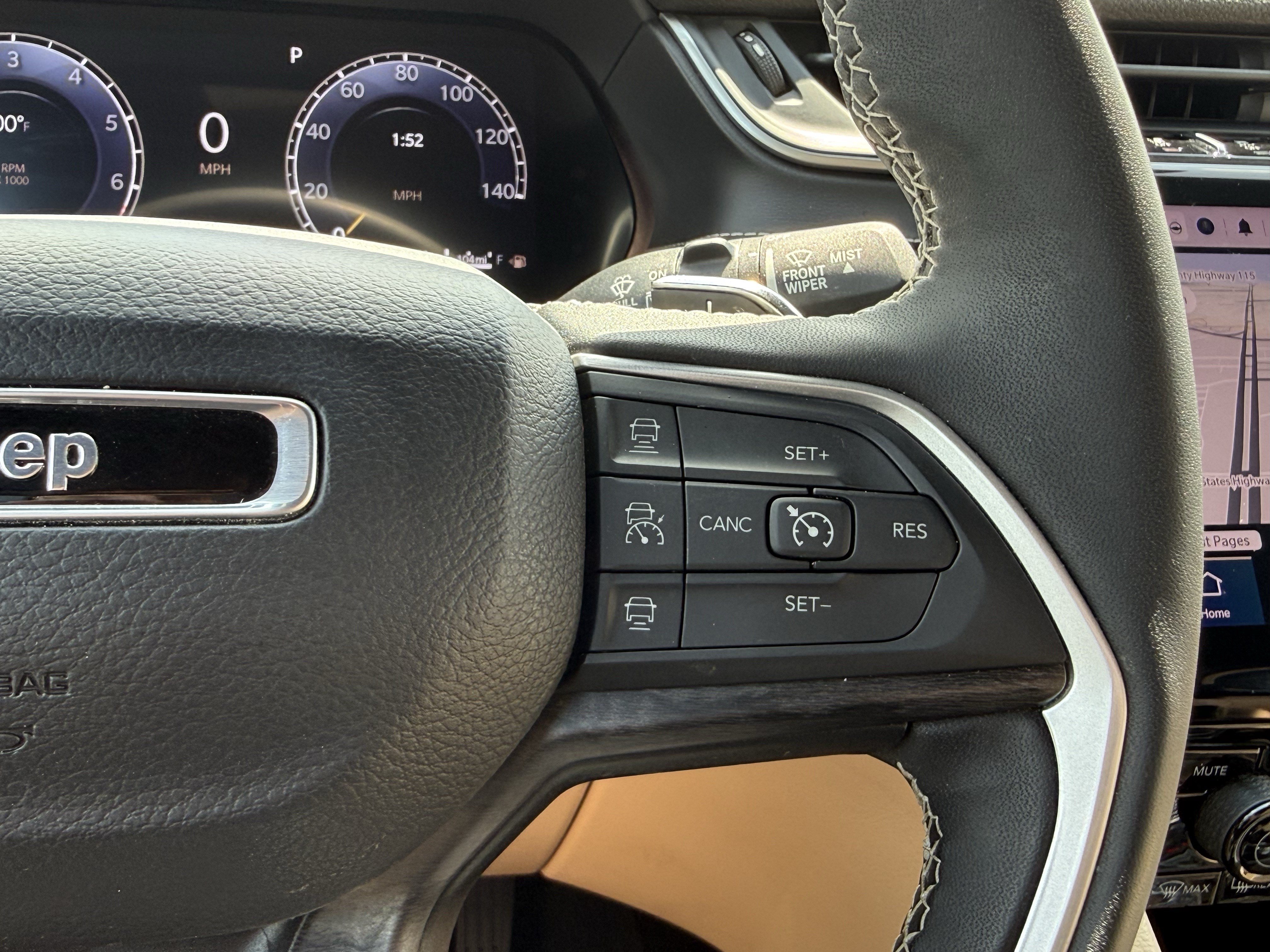 Used 2024 Jeep Grand Cherokee L Limited w/ Luxury Tech Group II RWD image 18