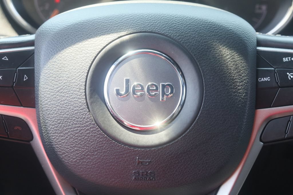 Used 2020 Jeep Grand Cherokee Altitude AWD/4WD image 8