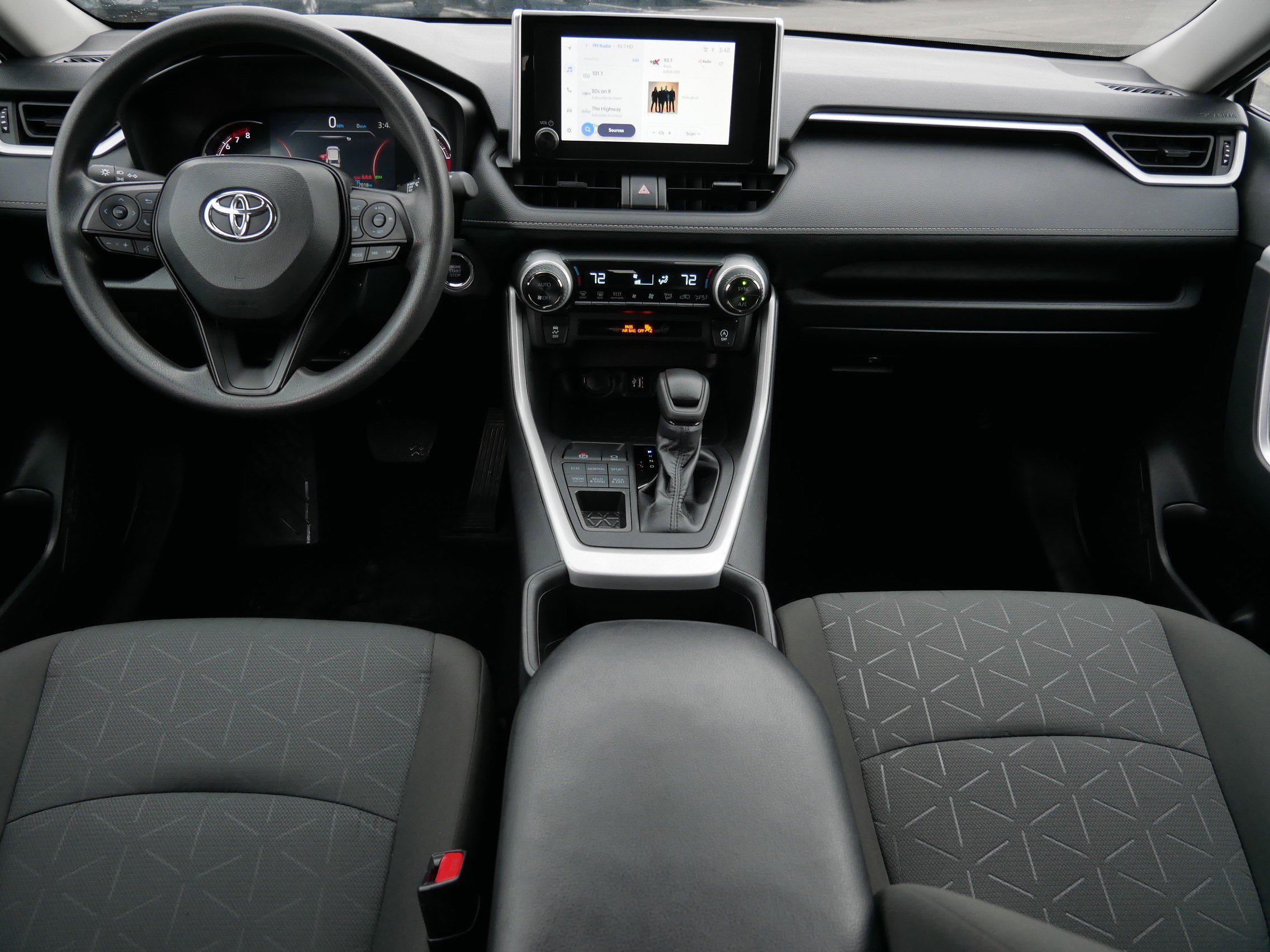 Used 2024 Toyota RAV4 XLE AWD/4WD image 10