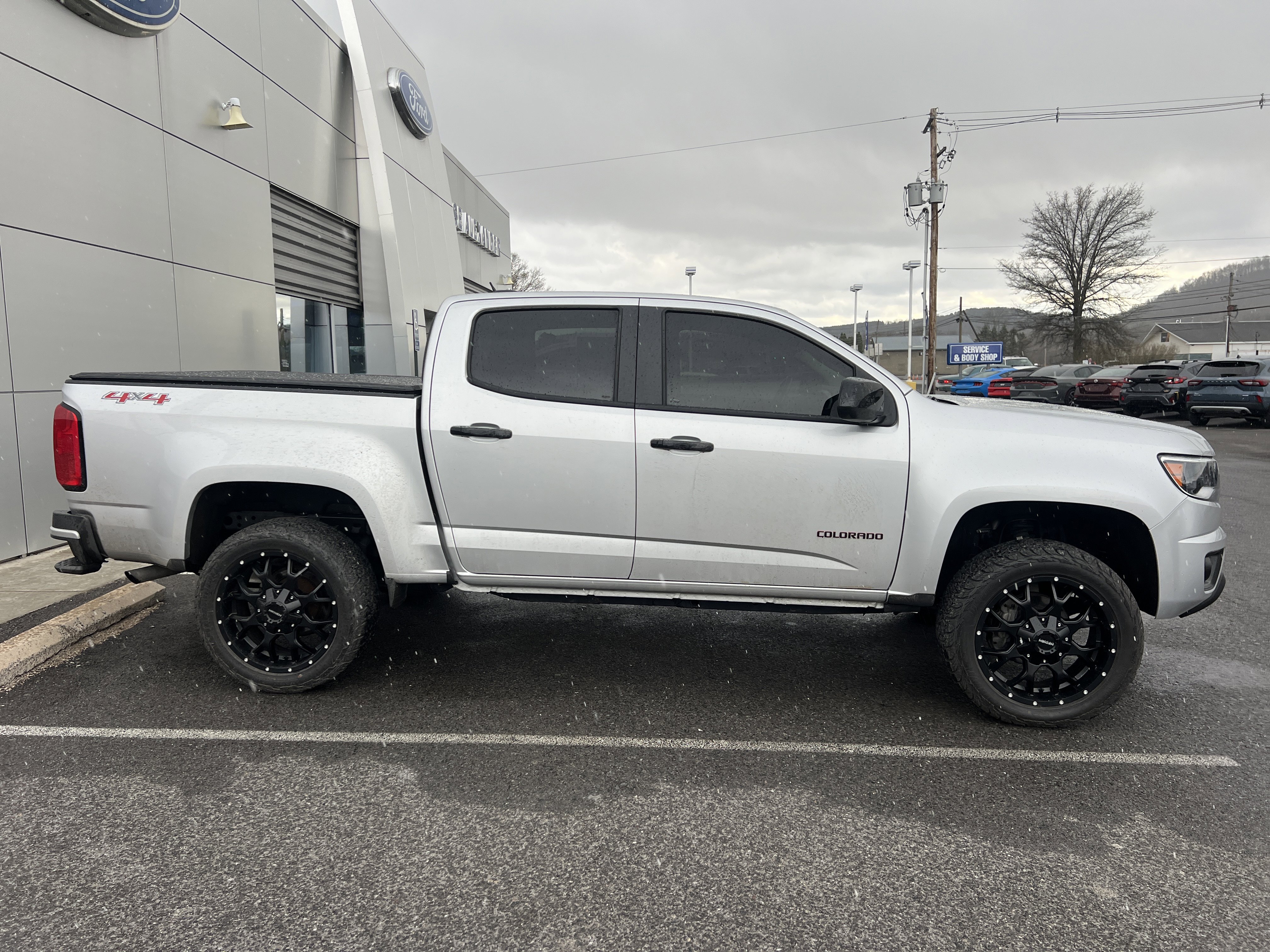 Used 2018 Chevrolet Colorado LT w/ Redline Special Edition image 2