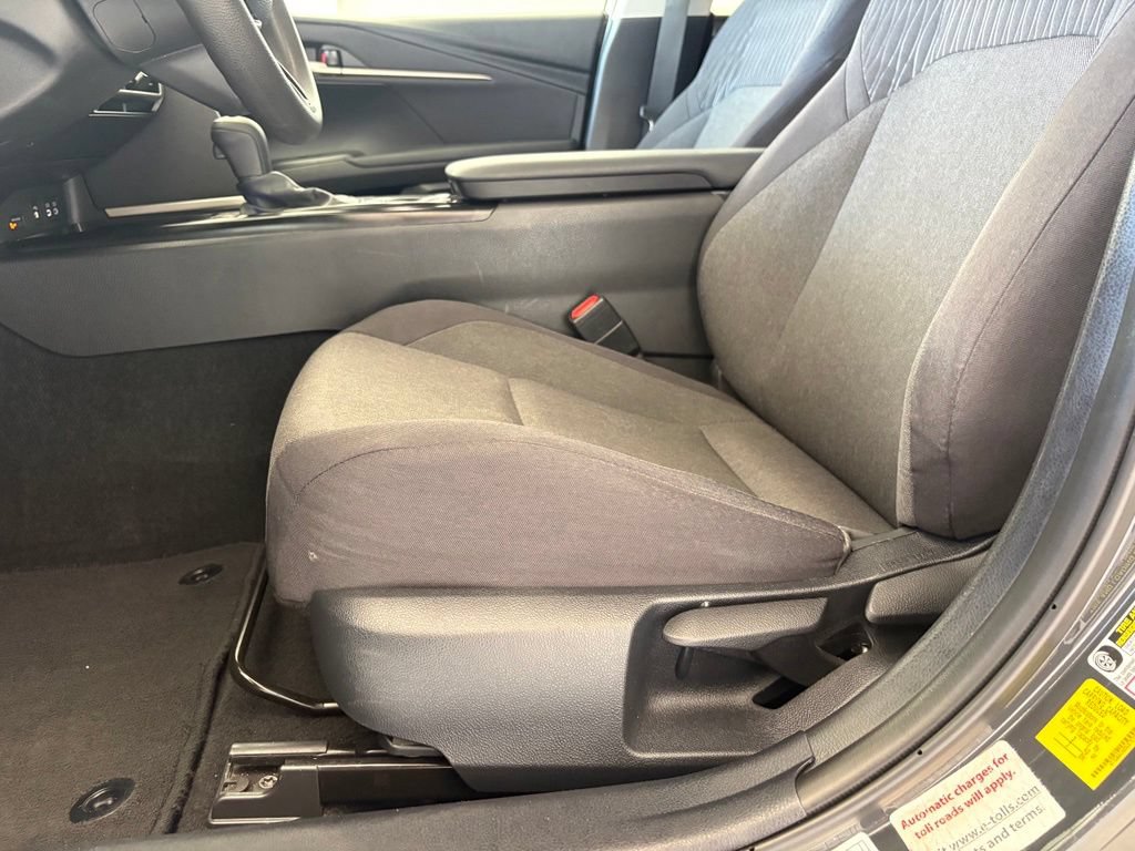 Used 2025 Toyota Camry LE FWD image 27