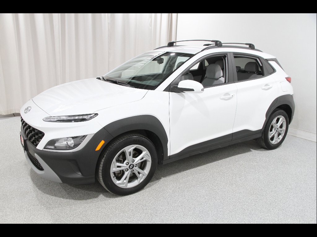 Certified 2023 Hyundai Kona SEL AWD/4WD image 3