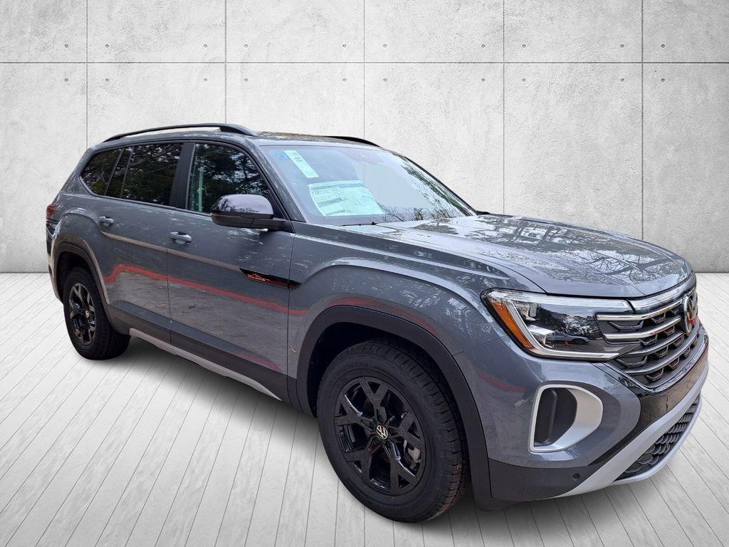 Used 2025 Volkswagen Atlas Peak Edition SE image 7