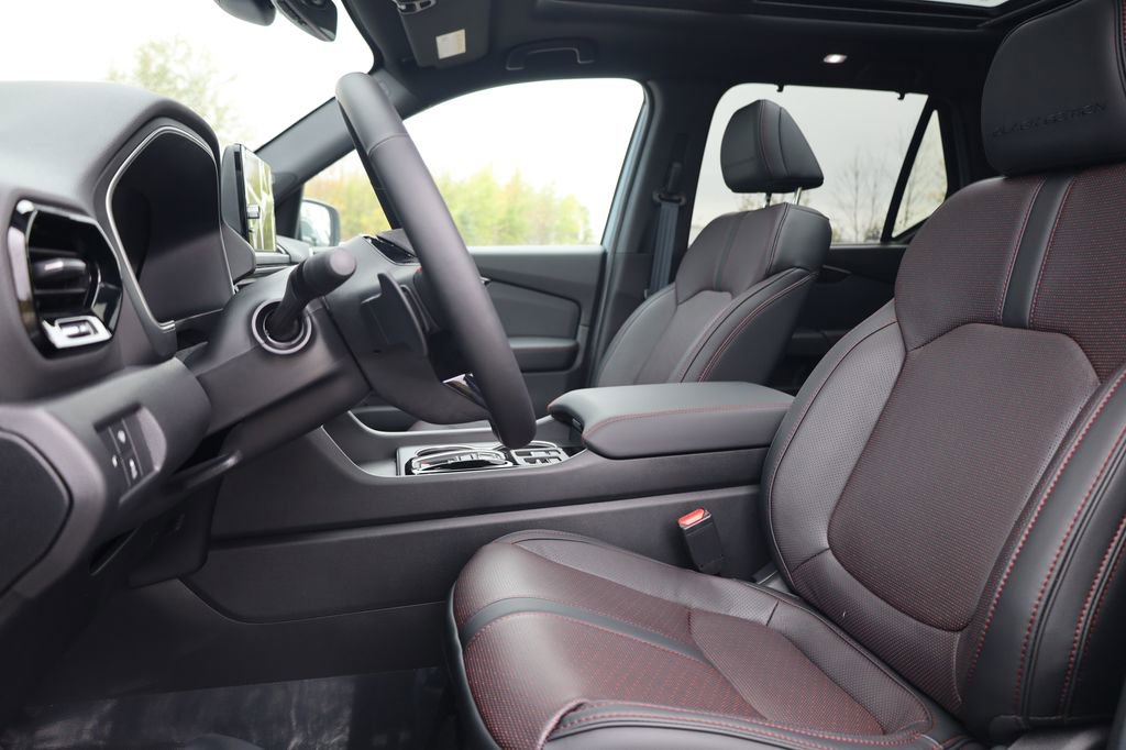 New 2025 Honda Pilot Black Edition image 12