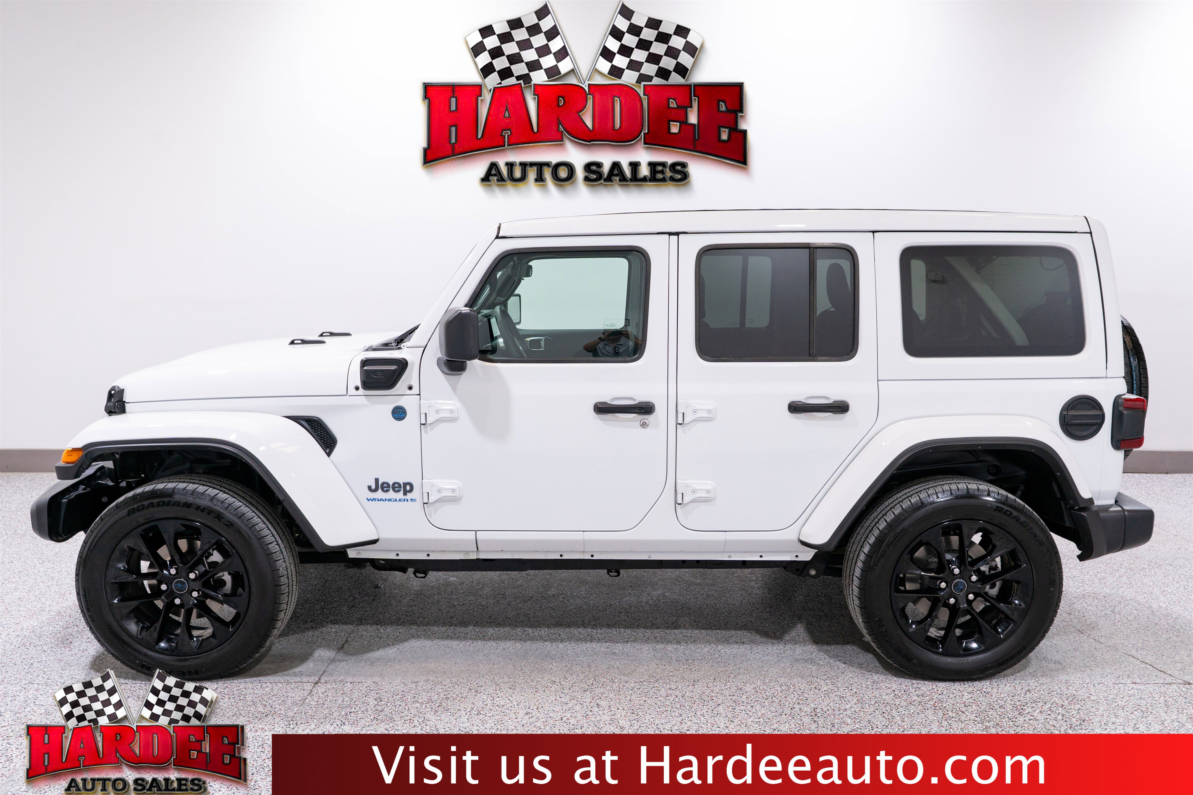 Used 2025 Jeep Wrangler Sahara w/ Safety Group image 1