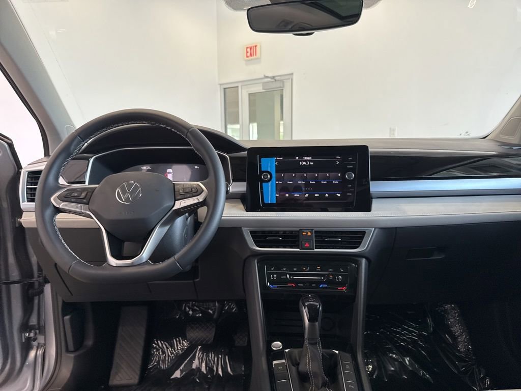 New 2025 Volkswagen Taos SE image 12