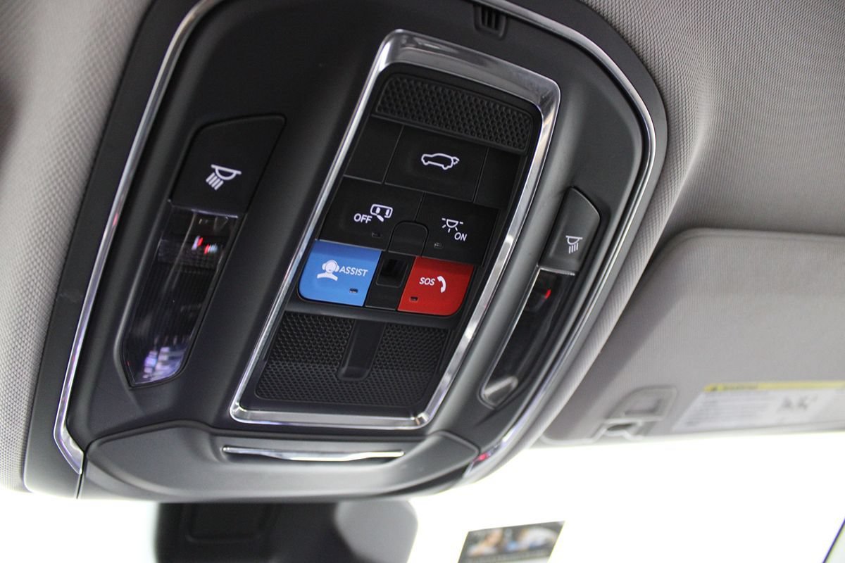 Used 2023 Jeep Grand Cherokee Limited AWD/4WD image 25