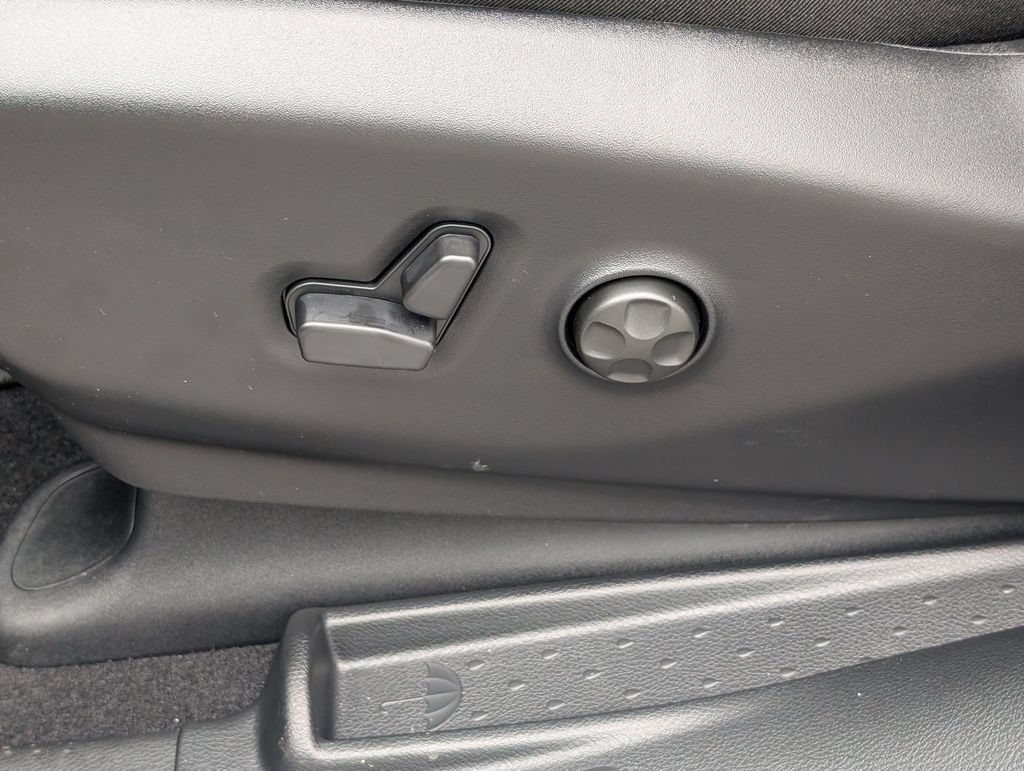 New 2027 Chrysler Pacifica Select FWD image 13
