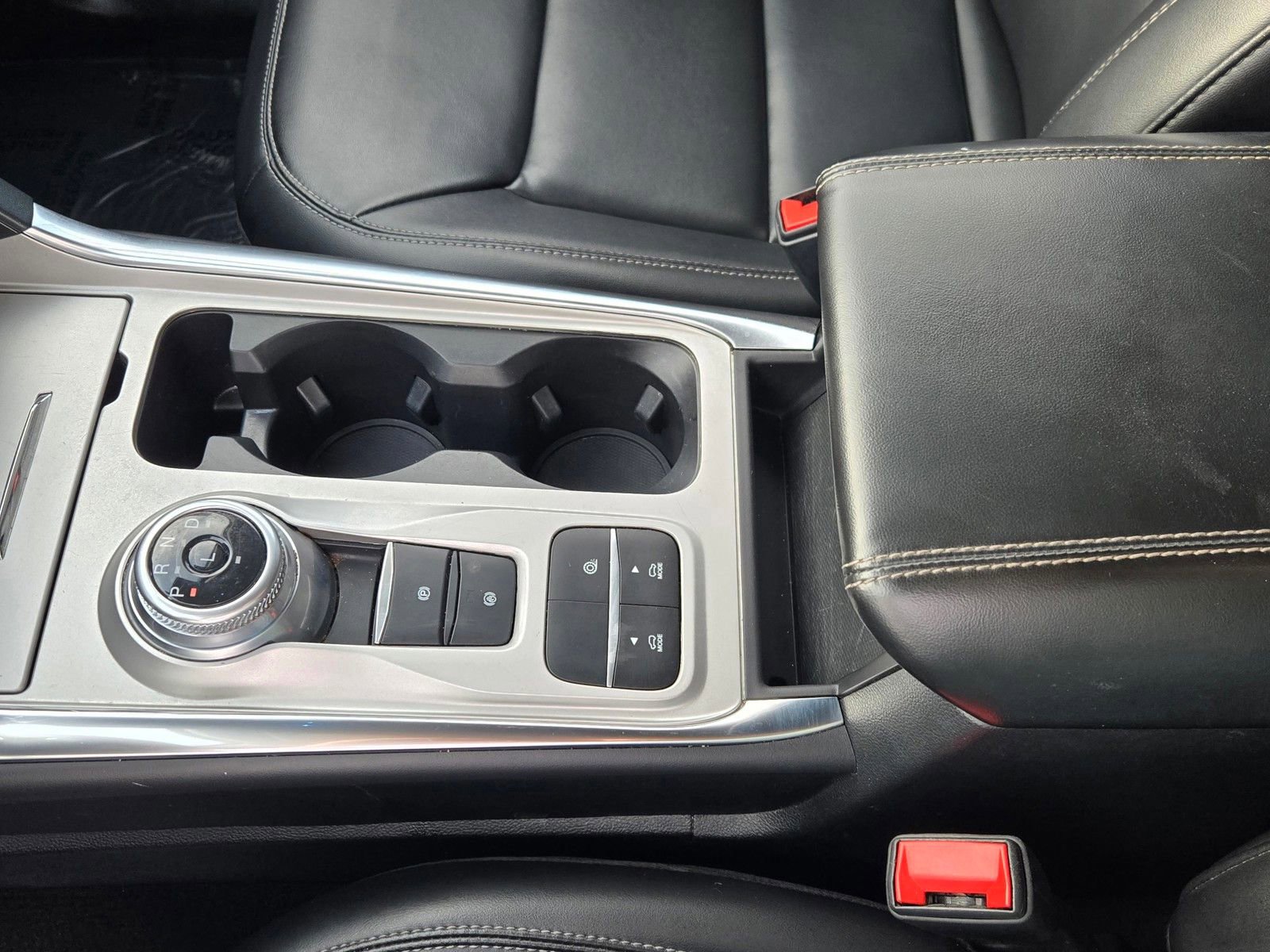 Used 2023 Ford Explorer XLT w/ Equipment Group 202A image 18