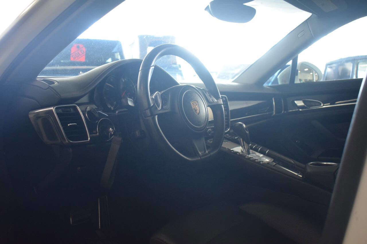 Used 2014 Porsche Panamera 4 image 38