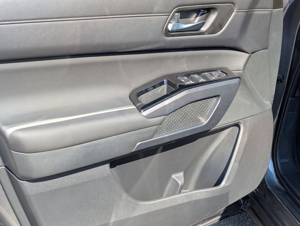 New 2026 Nissan Pathfinder SL image 16