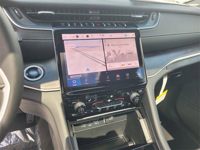 New 2025 Jeep Grand Cherokee Limited image 24