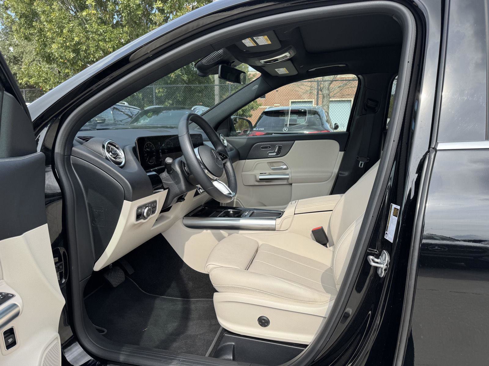 Certified 2025 Mercedes-Benz GLA 250 image 5