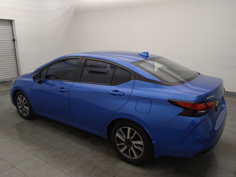 Used 2021 Nissan Versa SV FWD image 3