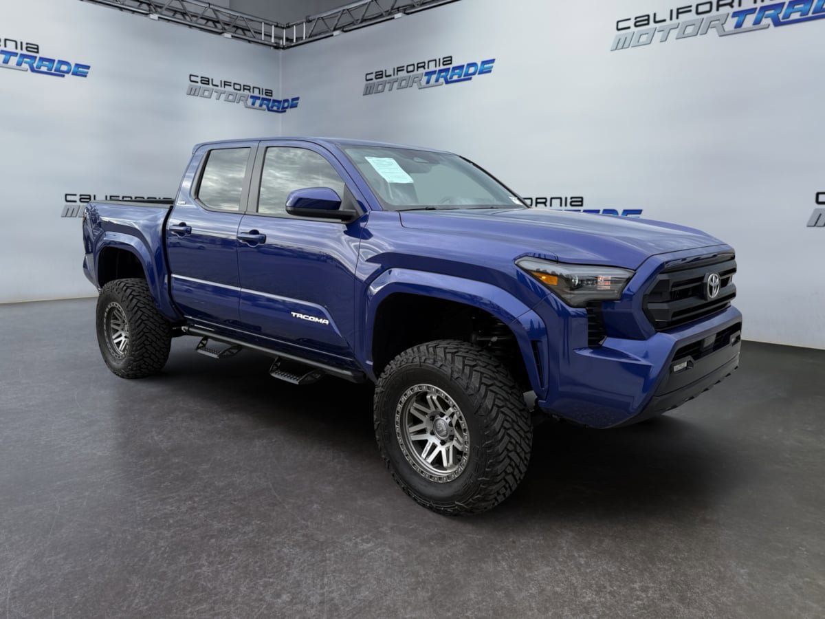 Used 2024 Toyota Tacoma 4x4 Double Cab image 3