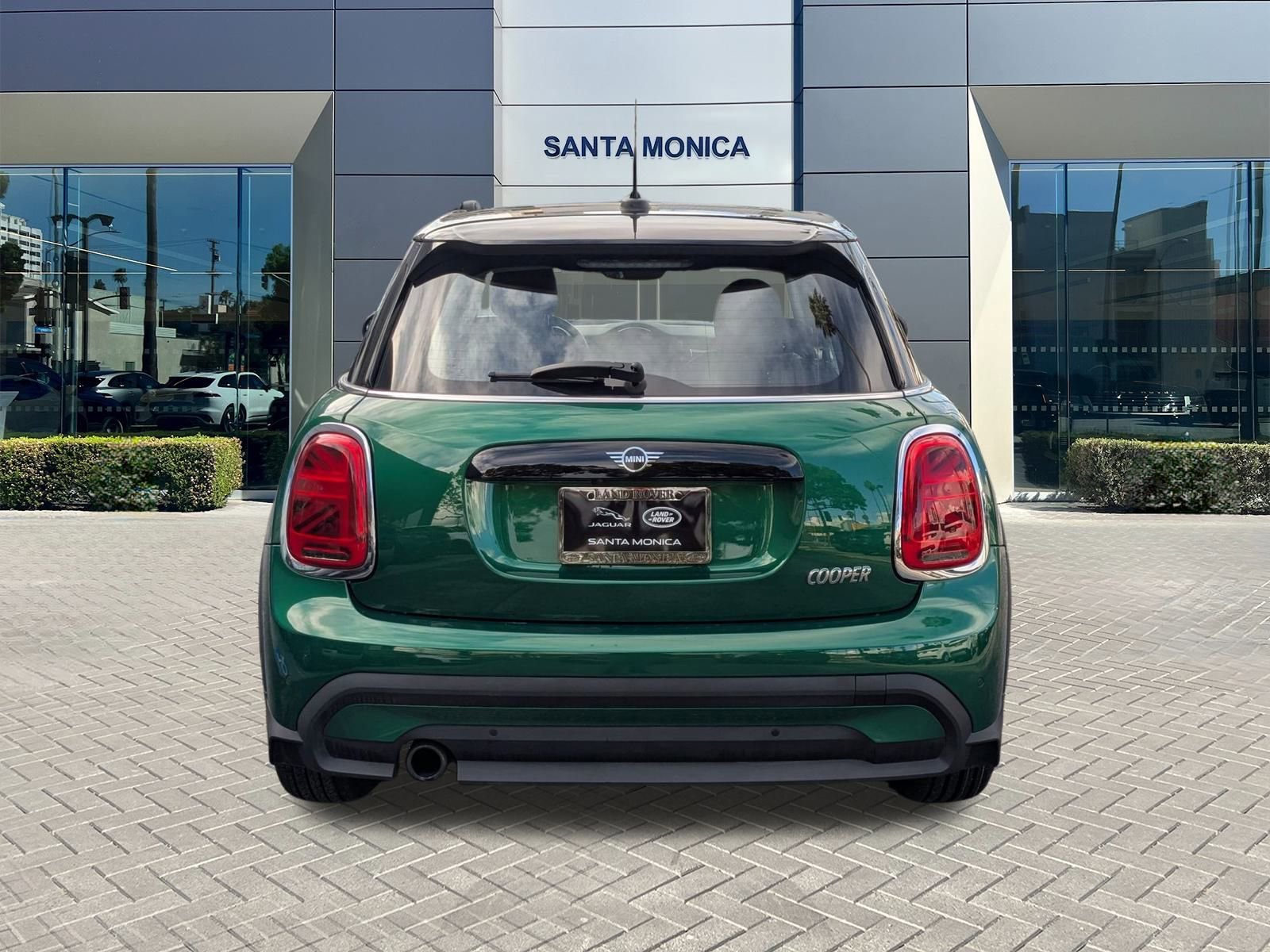 Used 2023 MINI Cooper 4-Door Hardtop image 7