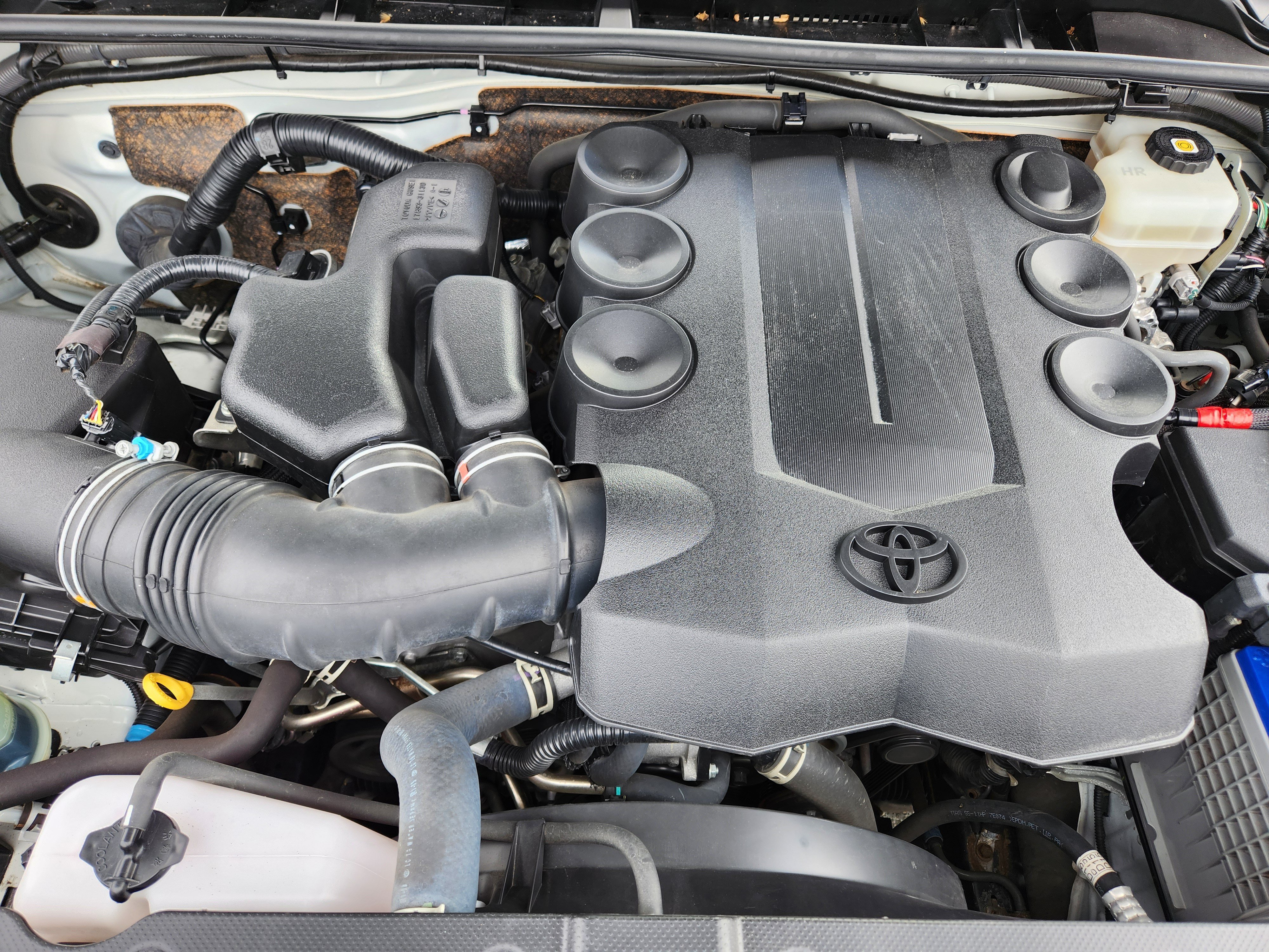Used 2022 Toyota 4Runner SR5 AWD/4WD image 9