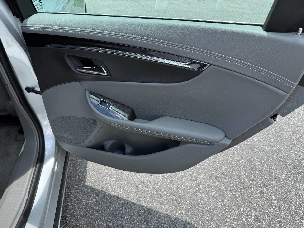 Used 2015 Chevrolet Impala LTZ FWD image 41