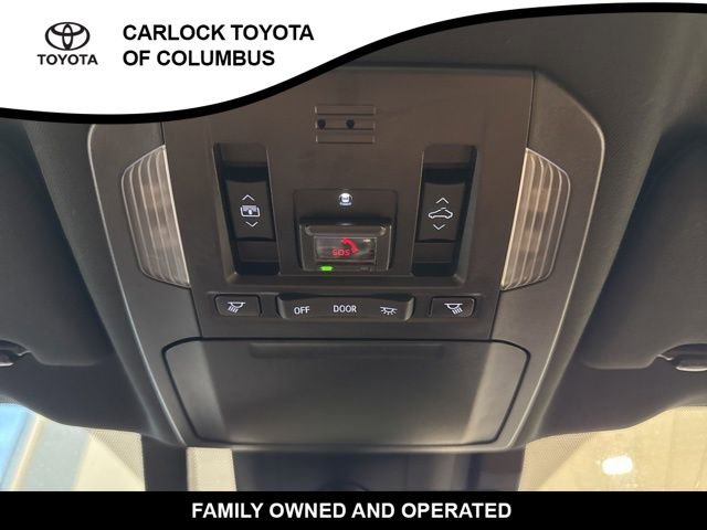 Used 2023 Toyota Highlander Platinum image 31