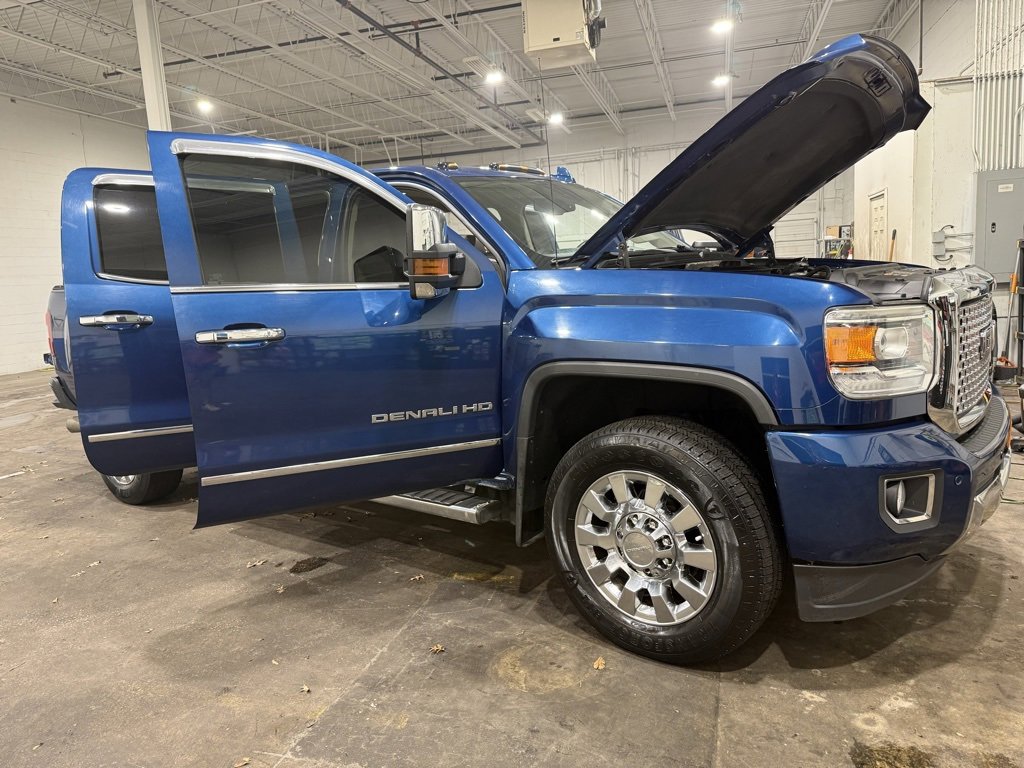 Used 2016 GMC Sierra 2500 Denali w/ Duramax Plus Package image 11