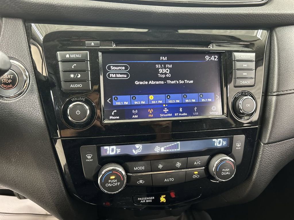 Used 2020 Nissan Rogue SV image 14