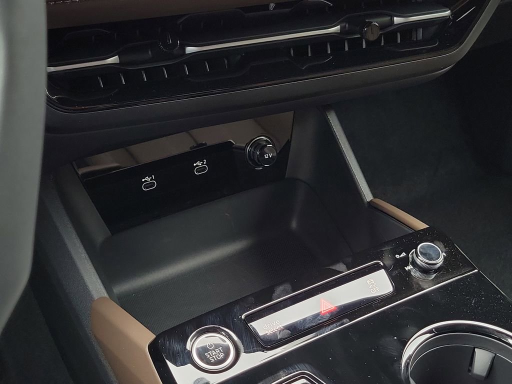 New 2025 Audi Q6 e-tron Premium image 14