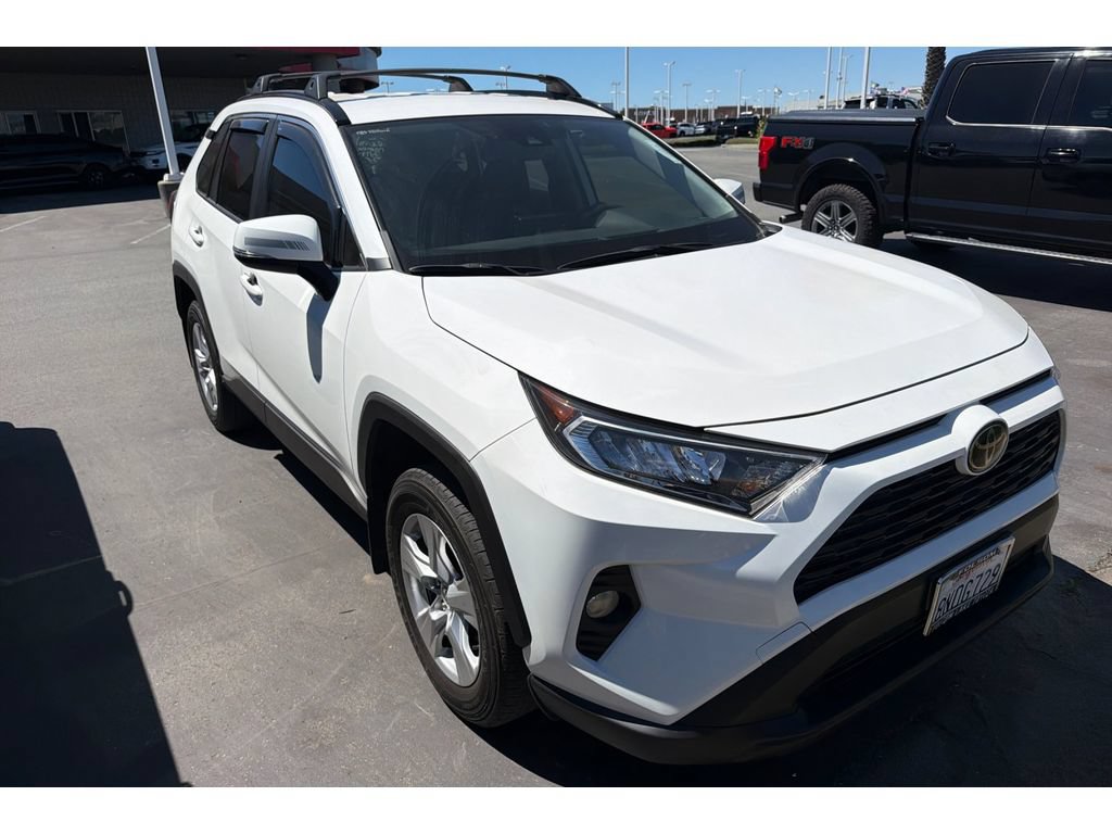 Used 2020 Toyota RAV4 XLE w/ Carpet Mat Package FWD image 2