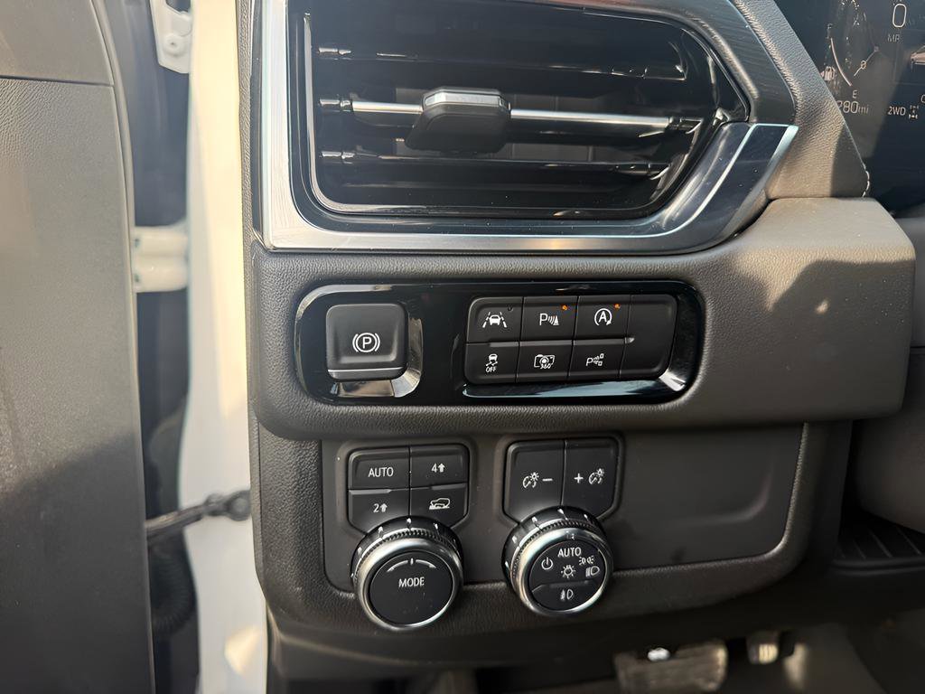 Used 2025 GMC Yukon Denali image 16