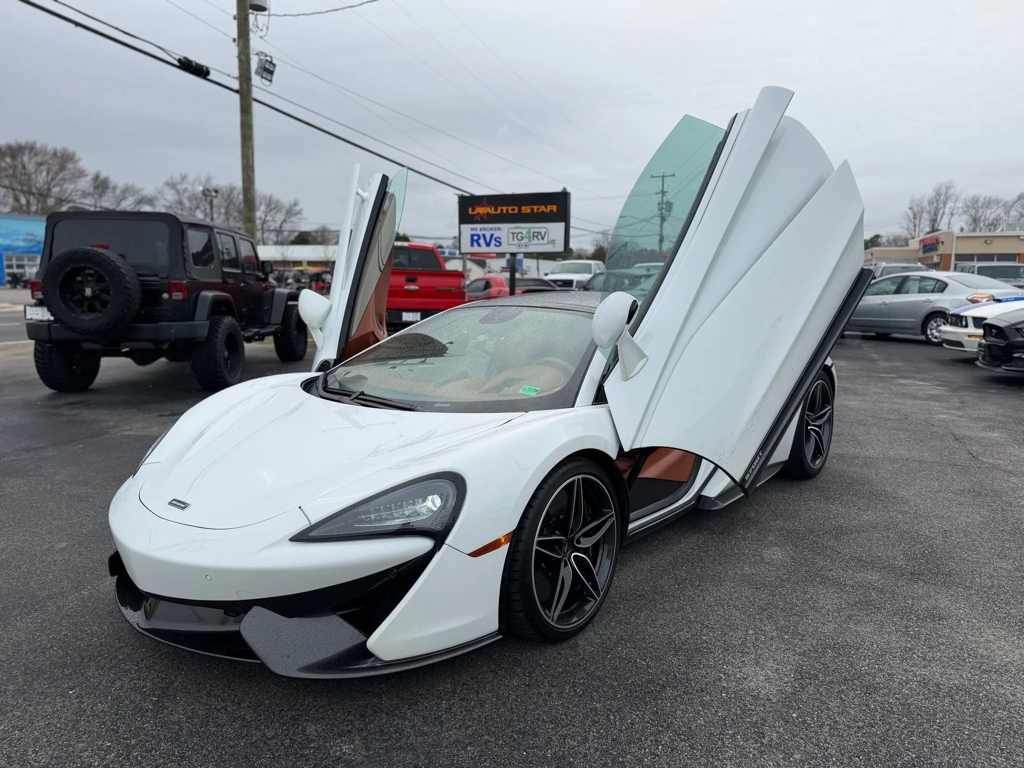 Used 2017 McLaren 570S image 11