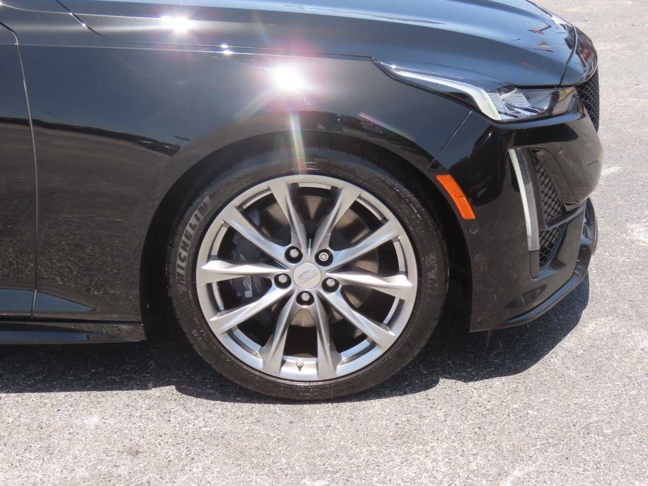 Used 2023 Cadillac CT5 V w/ Premium Package RWD image 9