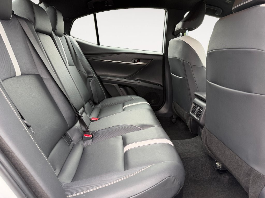 Used 2025 Toyota Camry SE FWD image 23