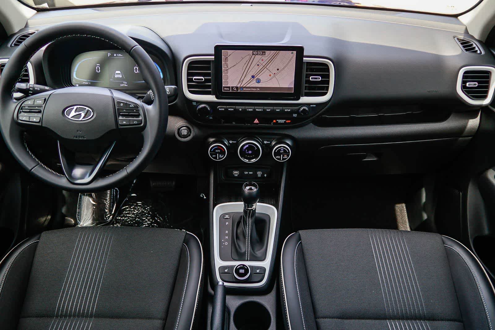 Used 2023 Hyundai Venue Limited image 12