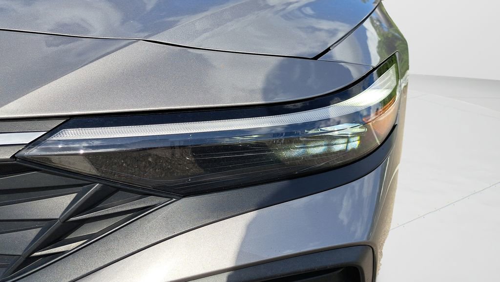 Used 2024 Hyundai Elantra SEL FWD image 32