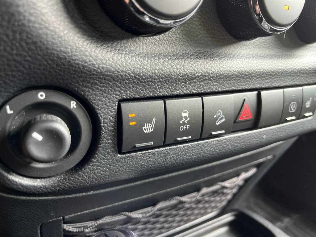 Used 2014 Jeep Wrangler Unlimited Rubicon w/ Connectivity Group AWD/4WD image 25