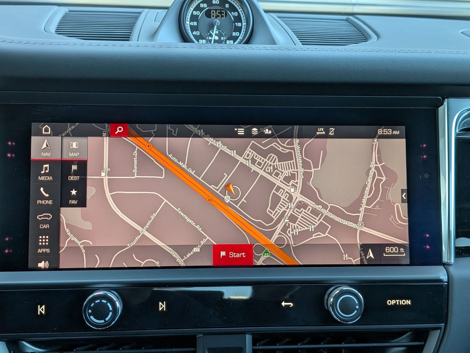 Certified 2026 Porsche Macan Turbo AWD/4WD image 18