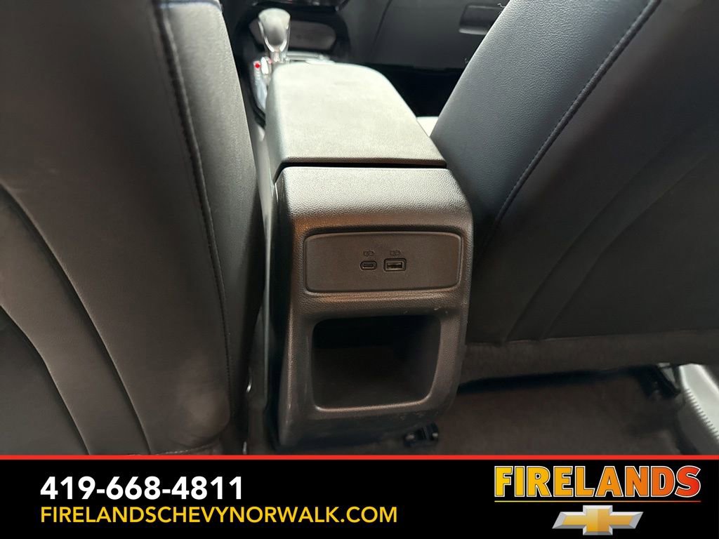 Used 2025 Chevrolet Trax LT w/ LT Convenience Package image 33