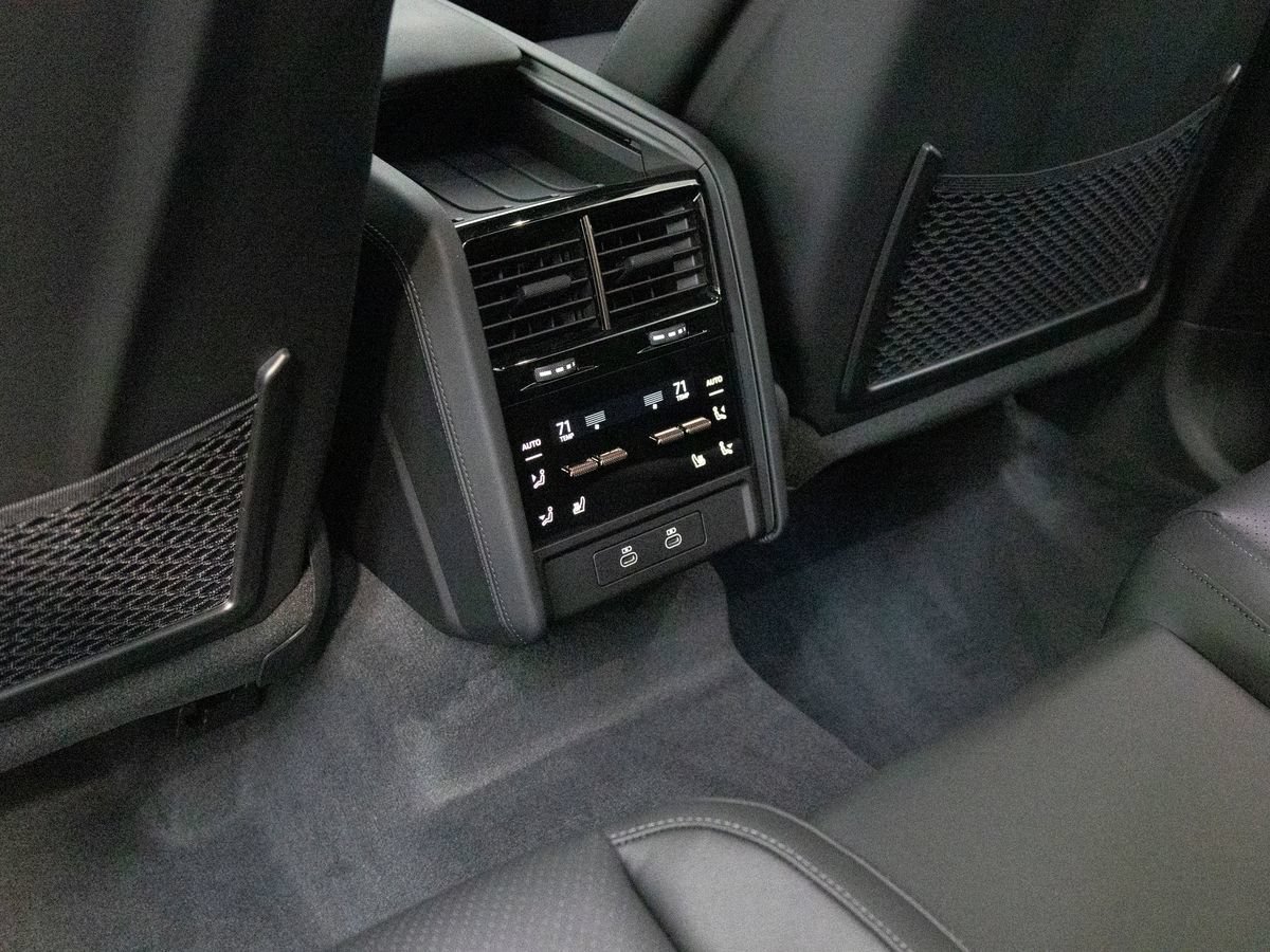 New 2026 Porsche Cayenne Electric AWD/4WD image 30