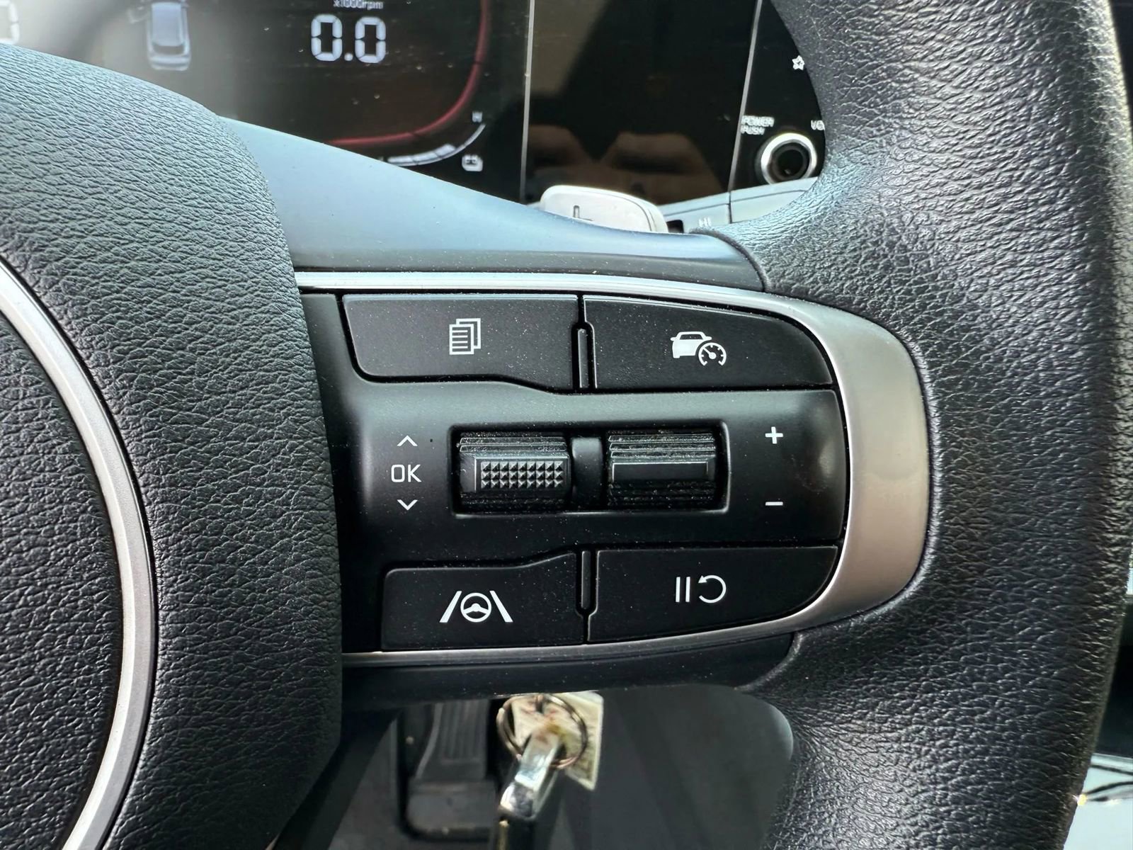 Used 2023 Kia Sportage LX image 18