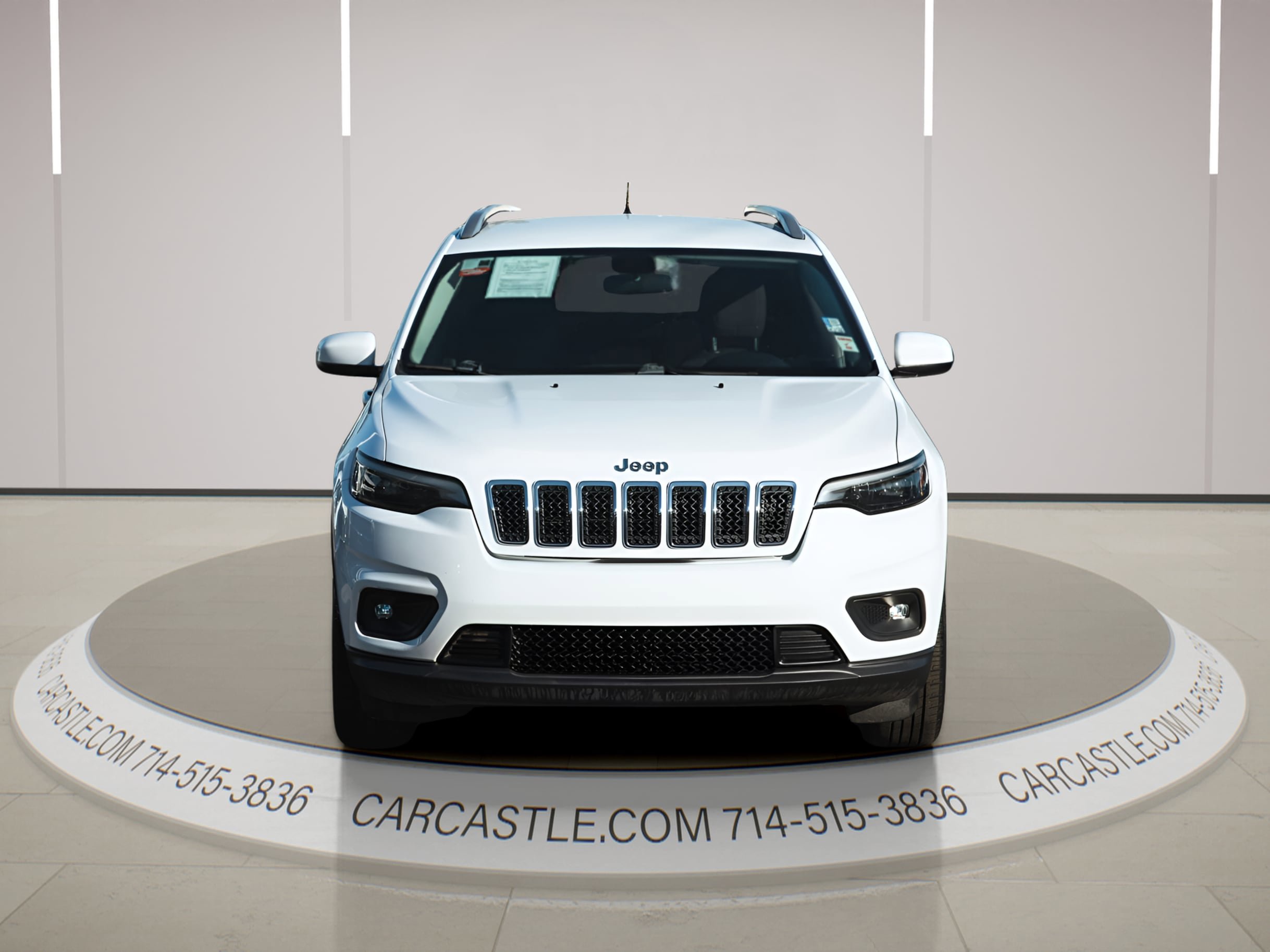 Used 2019 Jeep Cherokee Latitude w/ Popular Appearance Group FWD image 2