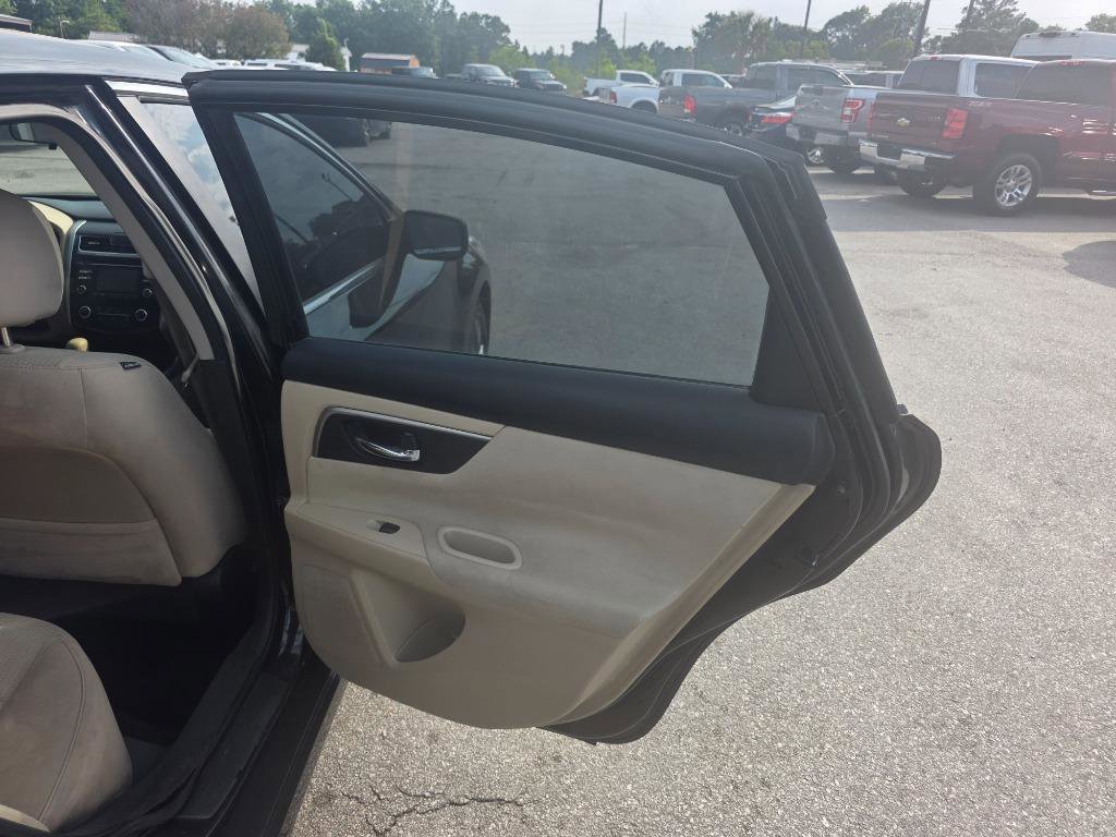 Used 2015 Nissan Altima 2.5 S w/ Power Driver Seat Package FWD image 12