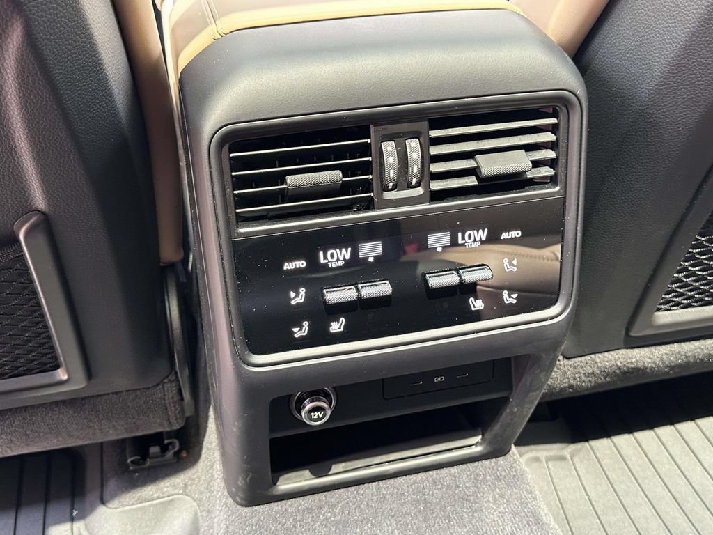 Certified 2025 Porsche Cayenne E-Hybrid AWD/4WD image 14
