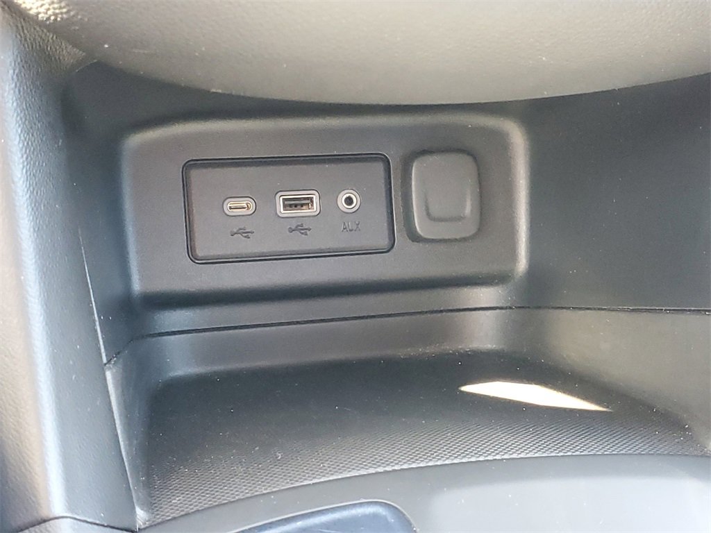 Used 2021 Chevrolet Equinox LT image 25