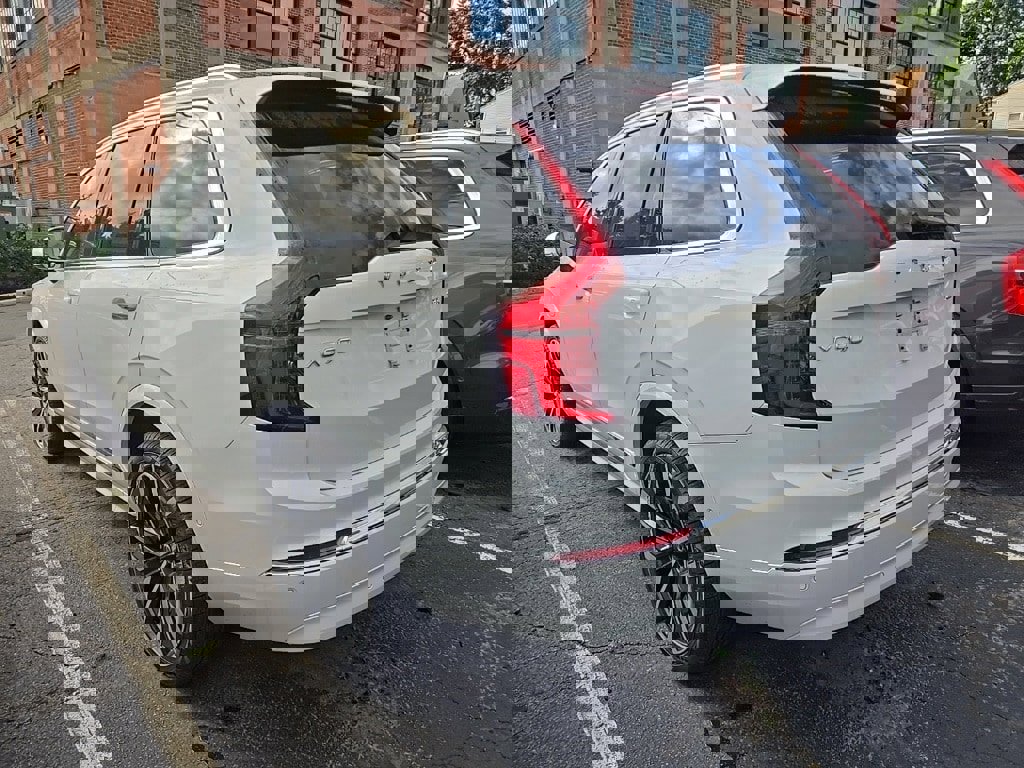 New 2025 Volvo XC90 T8 Ultra image 6