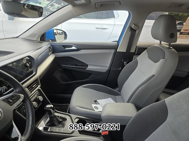 Certified 2023 Volkswagen Taos SE w/ Panoramic Sunroof Package FWD image 3