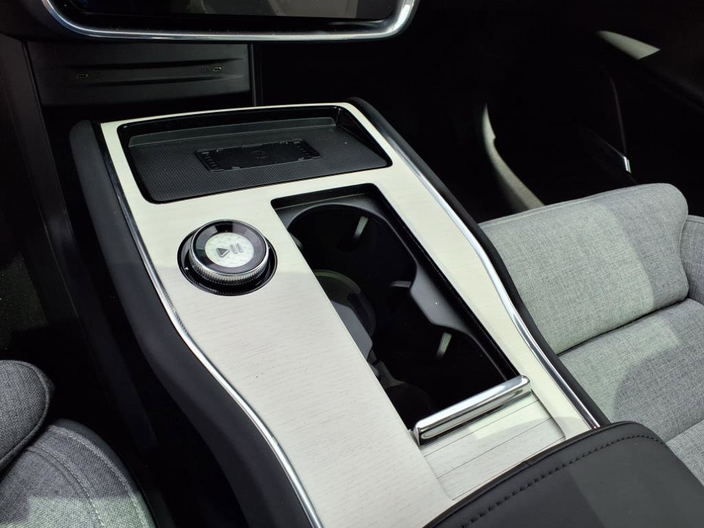 New 2025 Volvo EX90 Ultra image 14