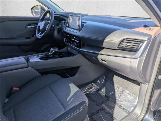 Used 2022 Nissan Rogue SV image 20