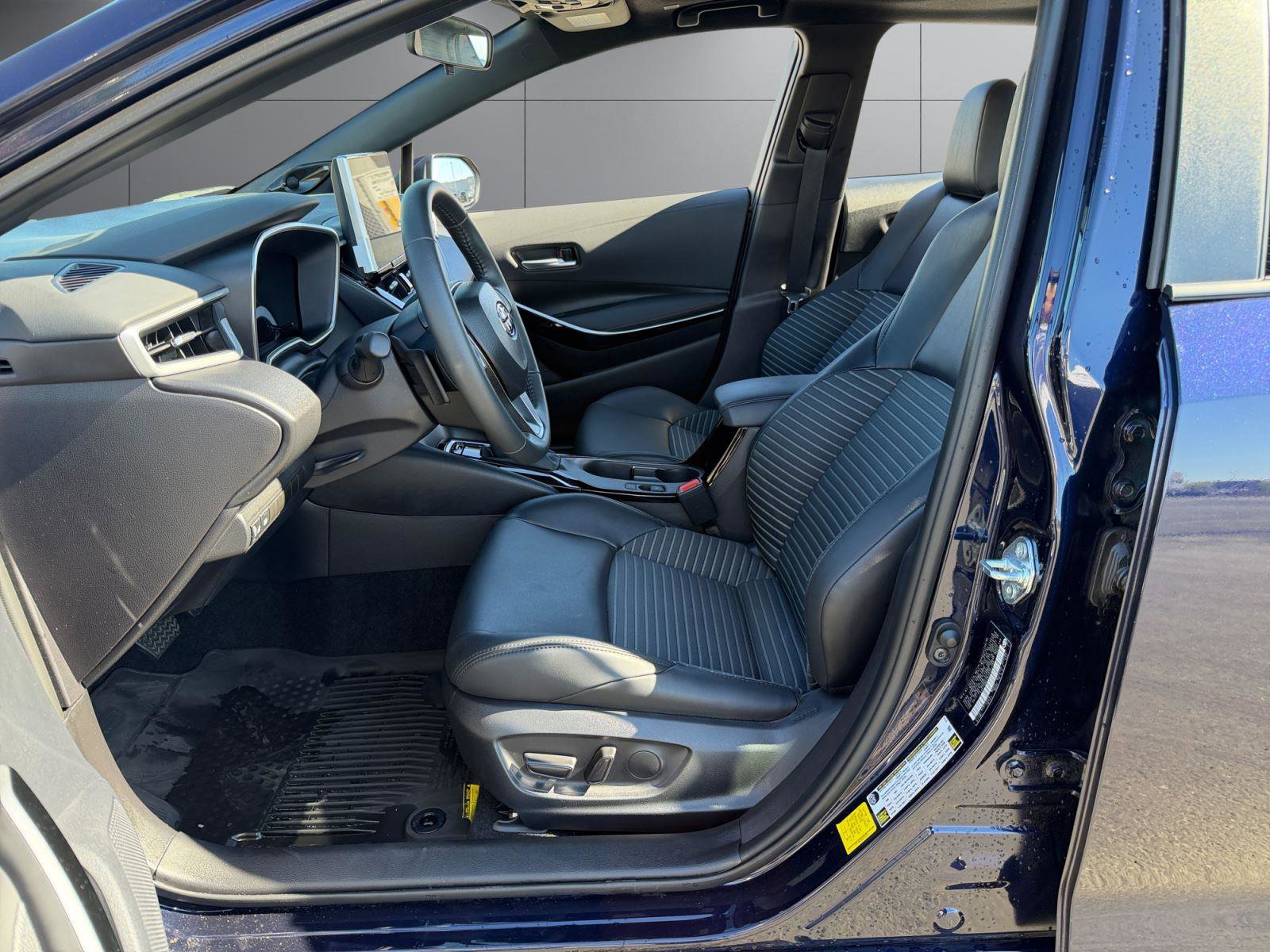 Used 2025 Toyota Corolla XSE image 16